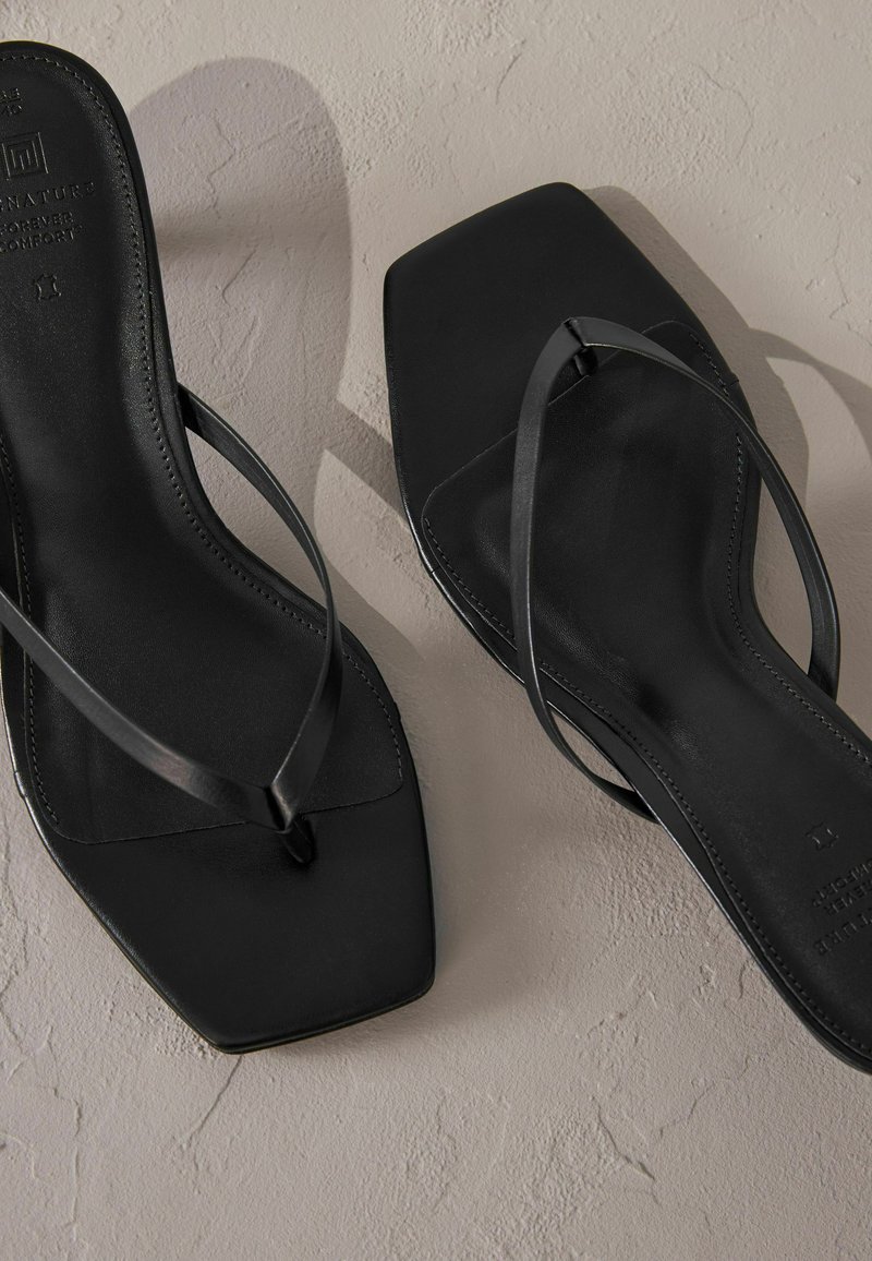 Sandale Tong Femme YOKI - Noire - Taille 6 US (Medium) - Occasion