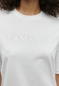 LA MANIA LUCY 7 - Triko s potiskem - white