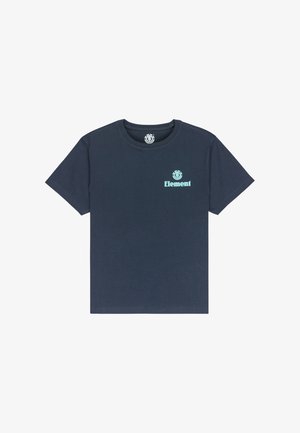 Navyblaue Baumwoll-T-Shirt mit kurzen Ärmeln. Hat ein kleines türkisfarbenes "Element"-Logo auf der Brust. Glatte Textur, Rundhalsausschnitt.
