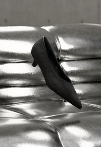 Επιλέχθηκε, black