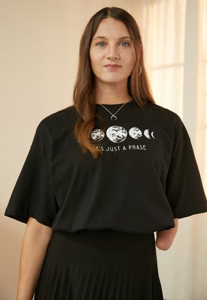 Triko s potiskem - black