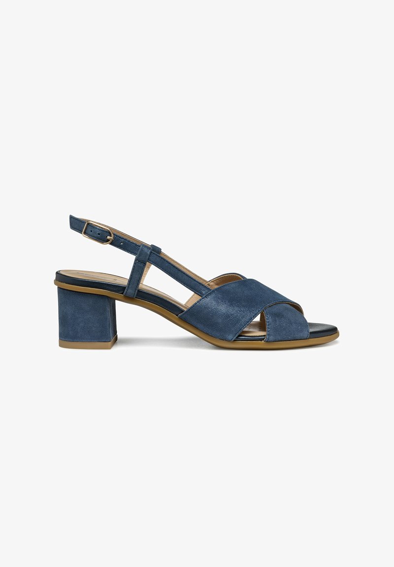 Sandalo slingback in tessuto blu con tacco a blocco, punta aperta, cinturini incrociati e fibbia regolabile alla caviglia. Texture liscia con motivo minimale.