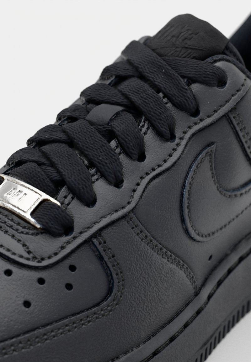 Nike Sportswear AIR FORCE 07 Sporta apavi black/melns