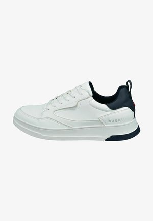 Trainers - white