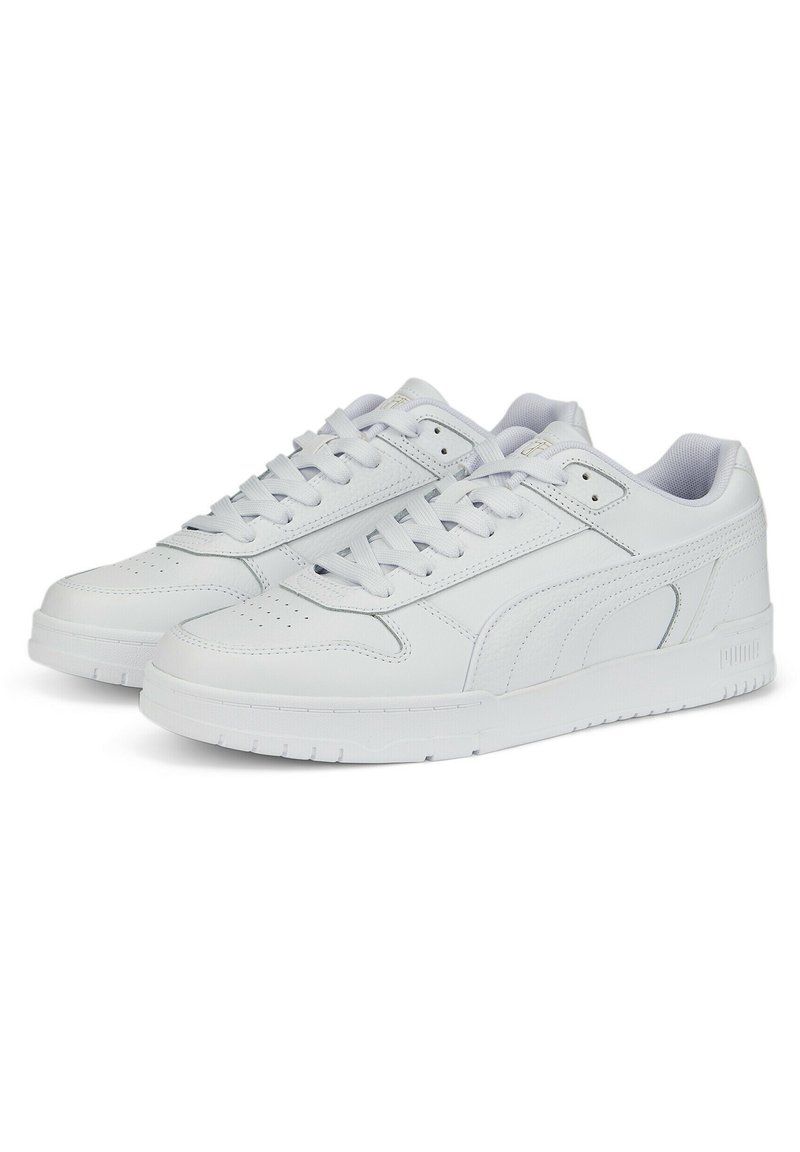 Białe skórzane sneakersy o gładkiej fakturze, perforowanym czubku, płaskich sznurowadłach i gumowych podeszwach. Posiadają minimalistyczny design z dyskretnym logo.