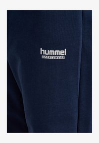 Ikke valgt, dress blues