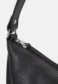 Coccinelle SNUGGIE - Schoudertas - noir