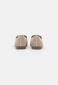 Tamaris Slipper - ivory