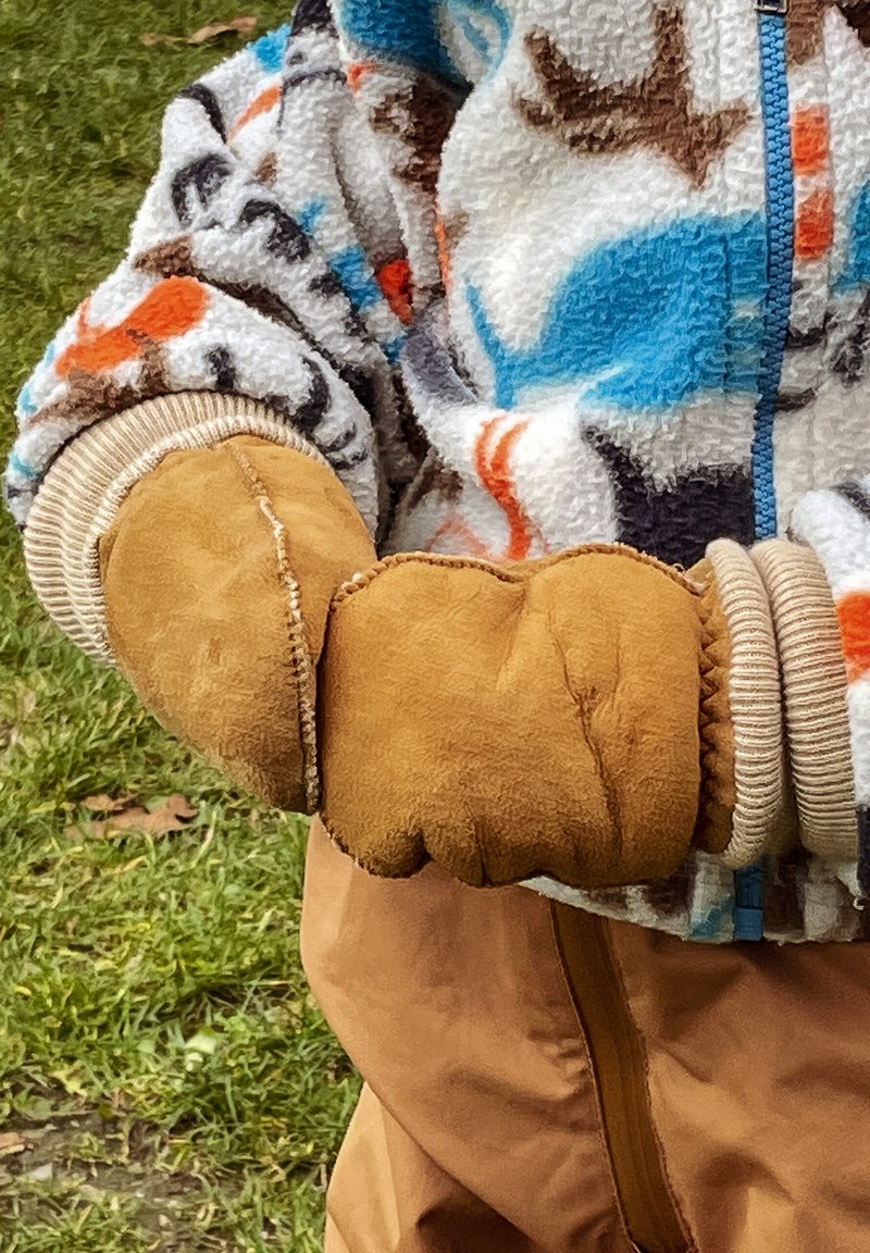 Hand Gewand by Weikert MUCKEL - LAMM - Fäustling - natur