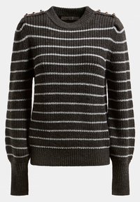 Maglione lavorato a maglia in grigio scuro con righe orizzontali bianche, polsini a costine e dettagli sulle spalle con piccoli bottoni metallici. Scollo rotondo.