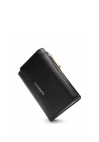 Cartera de cuero negro con un acabado texturizado, que cuenta con un cierre dorado y el nombre de la marca grabado en la parte frontal. Forma rectangular.