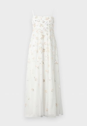 Λευκό φόρεμα μήκους μέχρι το πάτωμα με λεπτές τιράντες, με λεπτή κεντημένη λουλουδάτη διακόσμηση σε απαλές παστέλ αποχρώσεις.