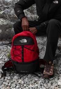 Selecionado, red/black