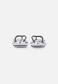 EA7 Emporio Armani UNISEX - Sandalai su T formos dirželiu - white/black