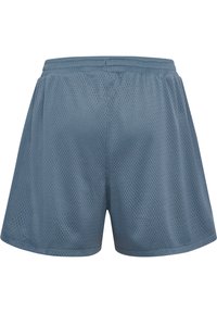 Herrarnas atletiska shorts i ett ljusblått meshmaterial, med en lös passform, elastisk midja och små ventilationshål över hela.