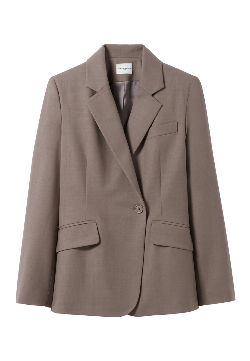 Brązowa marynarka skrojona z wykładanym kołnierzem, na pojedynczy guzik, z dwoma przednimi kieszeniami i kieszenią na piersi. Gładki, strukturalny materiał.