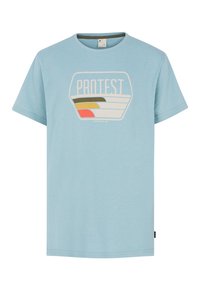 Lichtblauw T-shirt met korte mouwen, voorzien van een grafische print met het woord "PROTEST" en kleurrijke accenten in geel, oranje en groen.