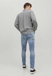 Jack & Jones JJIGLENN JJBLAIR GE NOOS - Vaqueros slim fit - blue denim