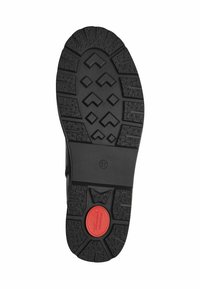 Semelle en caoutchouc noir avec des rainures profondes et un accent rouge distinctif. Marquée de la taille '37' et texturée pour une meilleure adhérence. Design plat.