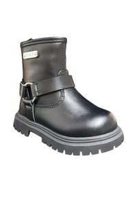 Stivaletto alla caviglia in pelle nera con punta tonda, dettaglio con fibbia, suola testurizzata e finitura liscia. Dotato di suola esterna spessa in gomma.