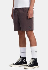 RVCA ESCAPE - Shorts - crw