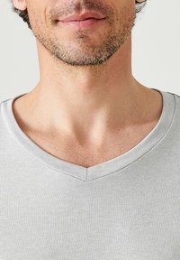 Damart COL V FINE SENSITIVE MANCHES LONGUES - Hemd - Heather Gray