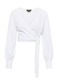 Weiße Wickelbluse mit tiefem V-Ausschnitt, langen Puffärmeln, tailliertem Bindeband und Spitzenakzenten an den Ärmeln. Weicher, glatter Stoff.