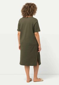Ulla Popken STRAPPY CUTOUT - Jerseyklänning - loden green