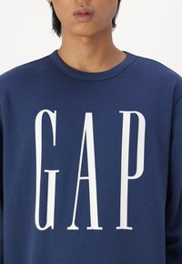 GAP Sweatshirt - blue shade