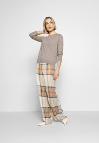 pure cashmere CLASSIC CREW NECK  - Pulóver - beige