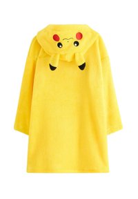 Accappatoio per bambini di un giallo brillante con cappuccio, con il volto di Pikachu, orecchie e guance rosse ricamate sul cappuccio, visto da dietro.