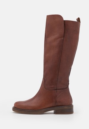 Botas - cognac