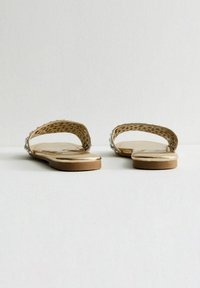 Thumbnail Image 3