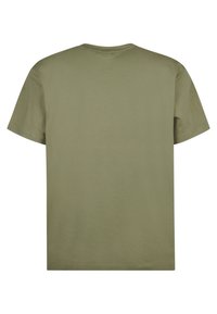 Olijfgroene t-shirt met korte mouwen, gemaakt van zachte stof, met een ronde halslijn en een ontspannen pasvorm, voorzien van schone, eenvoudige stiksels.