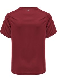 Bordeaux atletisk skjorte med korte ærmer, rund hals og en glat tekstur. Har logo-detalje på bagsiden og et enkelt design.