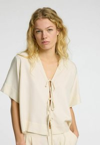 Selected Femme SLFNATUK 2/4 BOXY TIE  B - Blusa - birch