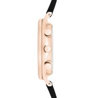 Rosenholzfarbene Metalluhr mit einem glatten, runden Gehäuse, ausgestattet mit drei Druckknöpfen und einem schwarzen Armband. Die Oberfläche ist elegant mit polierten Akzenten.