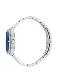 Orologio da polso in metallo argento con quadrante blu, cassa rotonda e bezel testurizzato. Presenta un bracciale a maglie e una corona prominente sul lato.