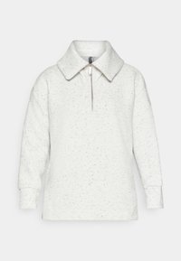 Πουλόβερ σε ανοιχτό γκρι χρώμα με υφή. Διαθέτει φαρδύ γιακά, κλείσιμο με μισό φερμουάρ και μακριά μανίκια με εφαρμοστά μανσέτα.