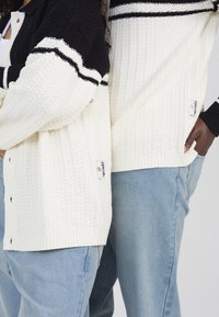 LEGACY STUDIOS UNISEX czarny