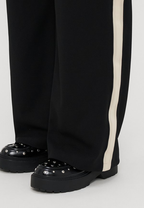 VMBERLIN WIDE PANEL CUR - Trousers4