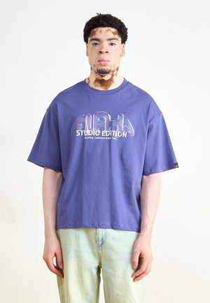 Alpha Industries STUDIO EDITION VIBE  - Print T-shirt - night purple