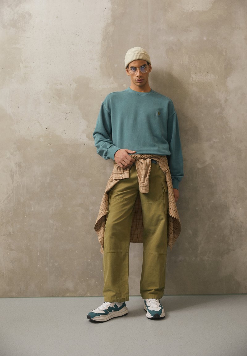 Carhartt WIP NELSON - Sweatshirt - botanic garment dyed/green -  Zalando.co.uk