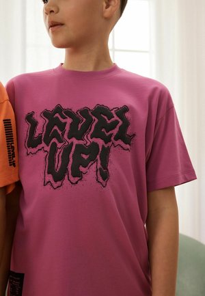 Next, 3 PACK PYJAMAS SET - Nattøj sæt - green orange pink gamer