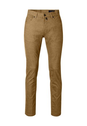 Braune, zulaufende Hose mit leicht strukturierter Oberfläche. Verfügt über eine Knopfverschluss, fünf Taschen und Gürtelschlaufen.