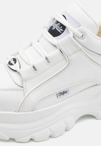 Buffalo MEN - Sportcipő - white
