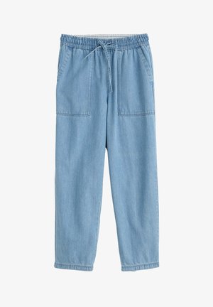 Gai zili džinsu bikses ar elastīgu jostu, regulējamu saiti, divām lielām priekšējām kabatām un sašaurinātu kāju dizainu.