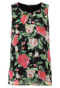 Haut sans manches noir avec un motif floral de roses roses et de feuilles vertes ; tissu doux et léger ; léger détail de pli au niveau du col.