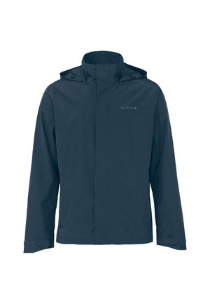 Une veste imperméable bleu marine avec un col haut, une capuche réglable et de longues manches avec des poignets. Détail de logo discret près de la poitrine.