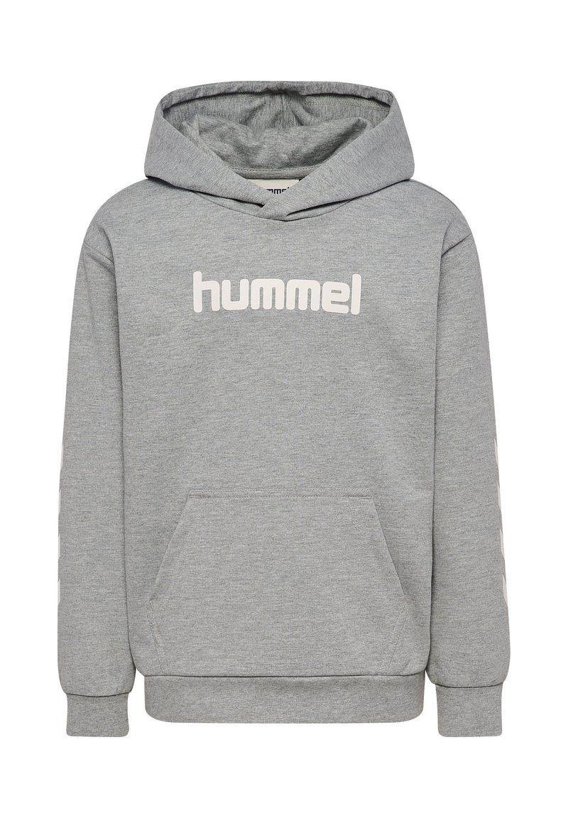 Grauer Hoodie mit einer Kordelzugkapuze, Fronttasche und weißem "hummel"-Logo. Weicher Stoff und gerippte Bündchen sorgen für Textur und Form.